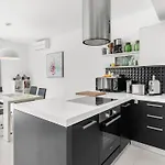 Chic By Πανσιόν 4*