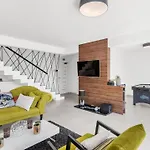 Πανσιόν Chic By 4*