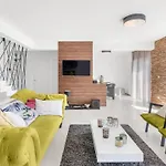 Chic By Πανσιόν 4*