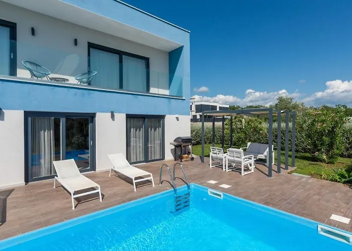 Chic By 招待所 Valizza